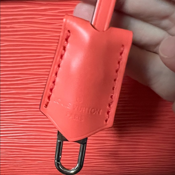 Louis Vuitton Cluny MM - NWT!! - Picture 5 of 11